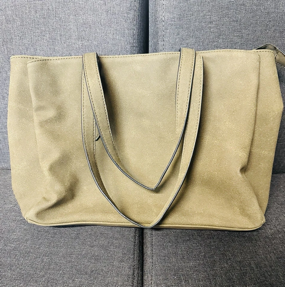 Bolso de Mano Grande Bueno Imitación Cuero Verde Oliva Excelente Estado Foto 2 de 4