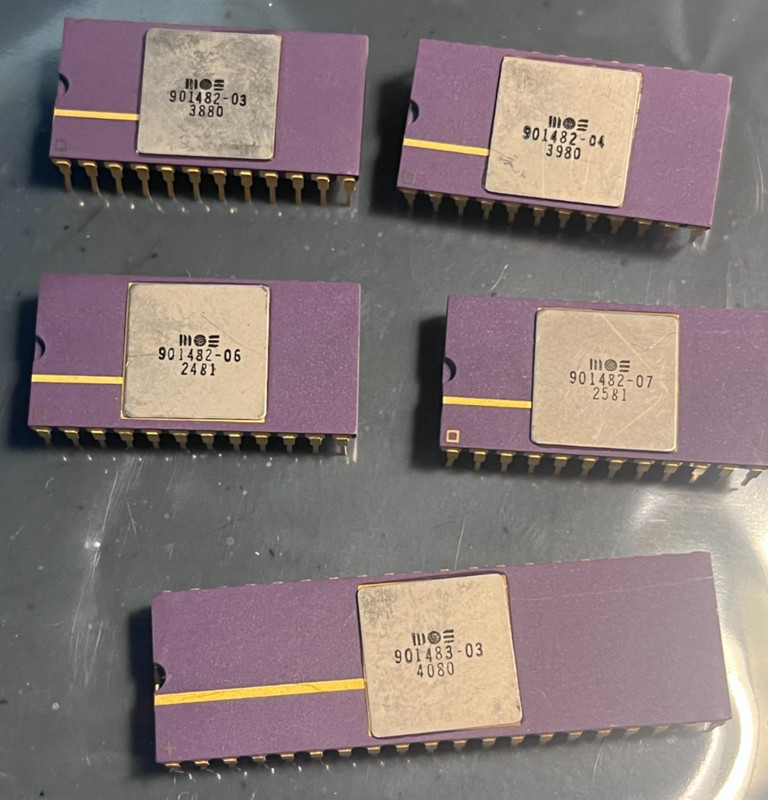 Commodore 2040 or 4040 Disk Drive ROM IC Chips MOS 901482 & 901483 Ceramic