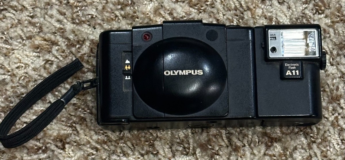 Vintage Olympus XA2 Point & Shoot 35mm Film Camera w/ A11