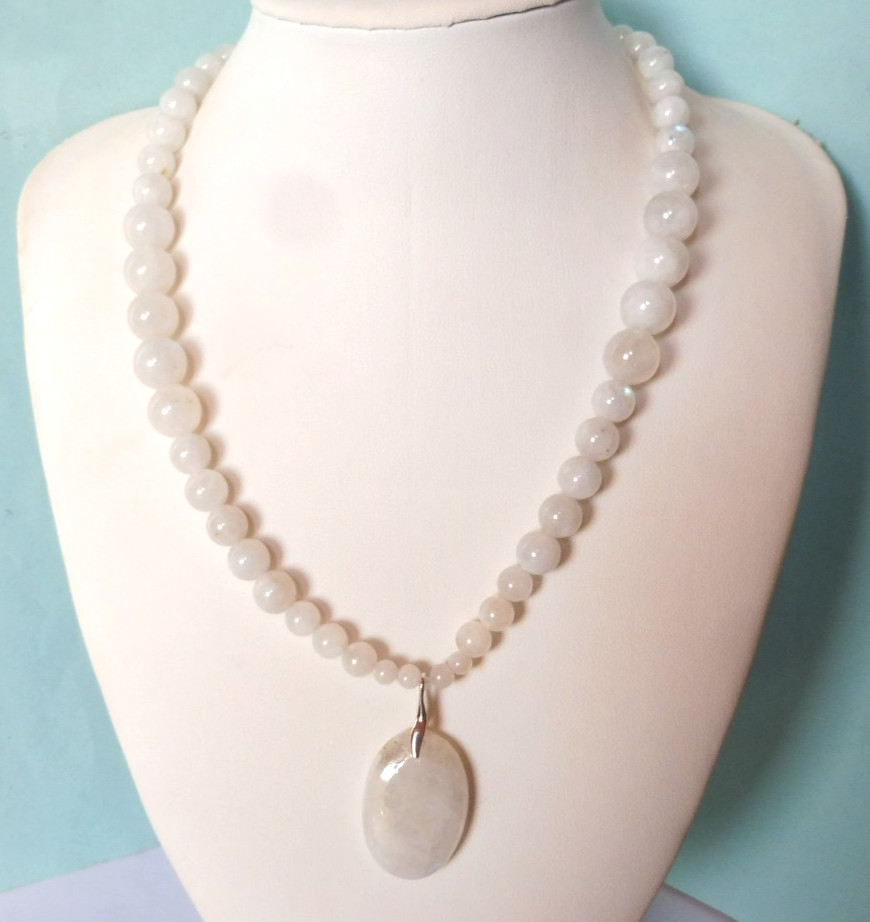 Collier en pierre de lune naturelle precieuse 215 Cts sur argent massif 43cm