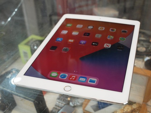 APPLE IPAD PRO (9.7 INCH) 32GB - MLMP2X/A TABLET IN WHITE - READ DESCRIPTION ! - Picture 17 of 19