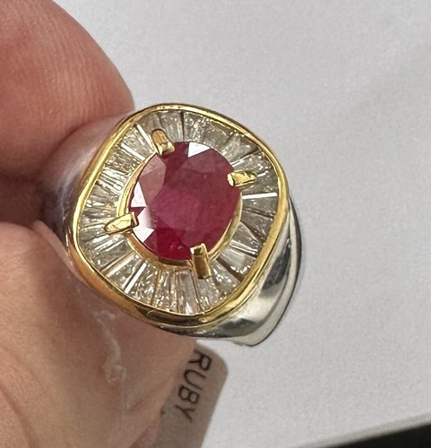A Stunning Unisex Thai Ruby & Diamond 18k Ring - Picture 3 of 12