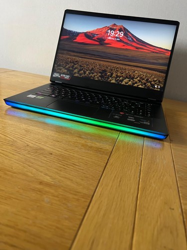 MSI GE66 Raider 15.6" (512GB SSD, Intel Core i7-10750H, 16GB RAM, RTX 3070 - Picture 3 of 9