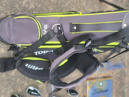 Youth Golf Clubs With Bag & Titlest Balls Pack - Picture 3 of 10