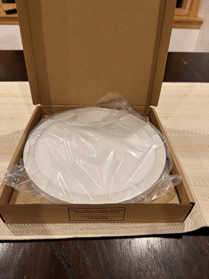 Светодиодный потолочный светильник Maxim Lighting 58714WTWT 9 дюймов белый с креплением заподлицо - Изображение 2 из 4