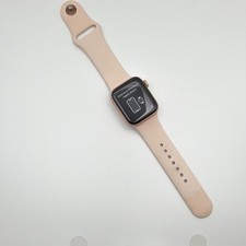 Apple Watch Series 4 Gold Aluminum 40mm Beige/Pink Silicone Band Water-Resistant