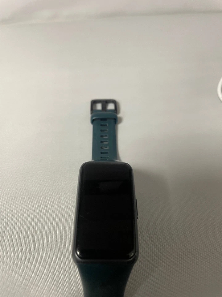 Huawei Band 6 Smart Watch - Forest Green - Well Worn, photo 4 of 5