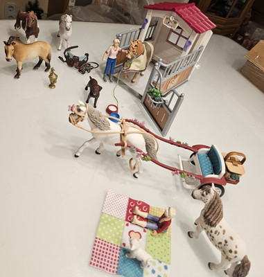 Schleich Horse Club...Pferdebox..Kutsche...6 Pferde u. viel Zubehör