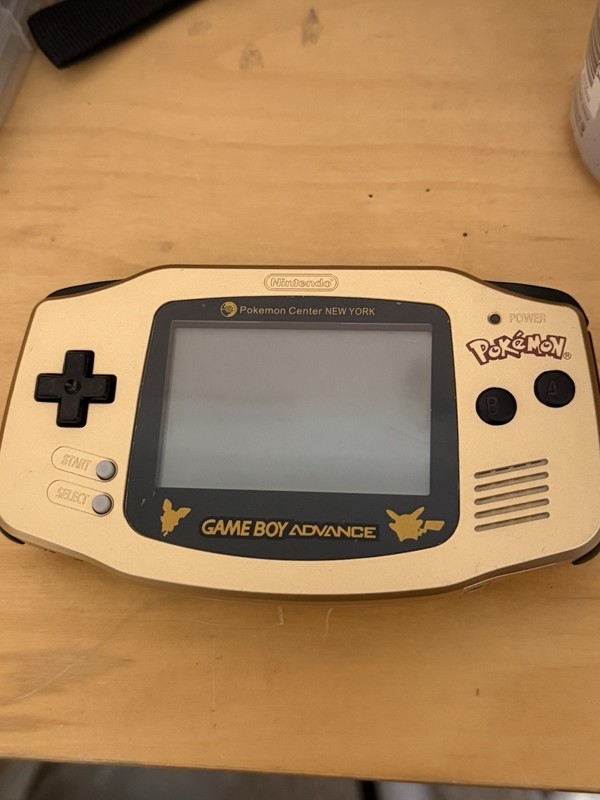Game Boy Advance Pokémon Center GBA Gold Re Shelled Pokemon Gameboy - Nintendo