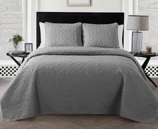 VCNY Home 3 Piece KING Quilt Set Caroline Grey,