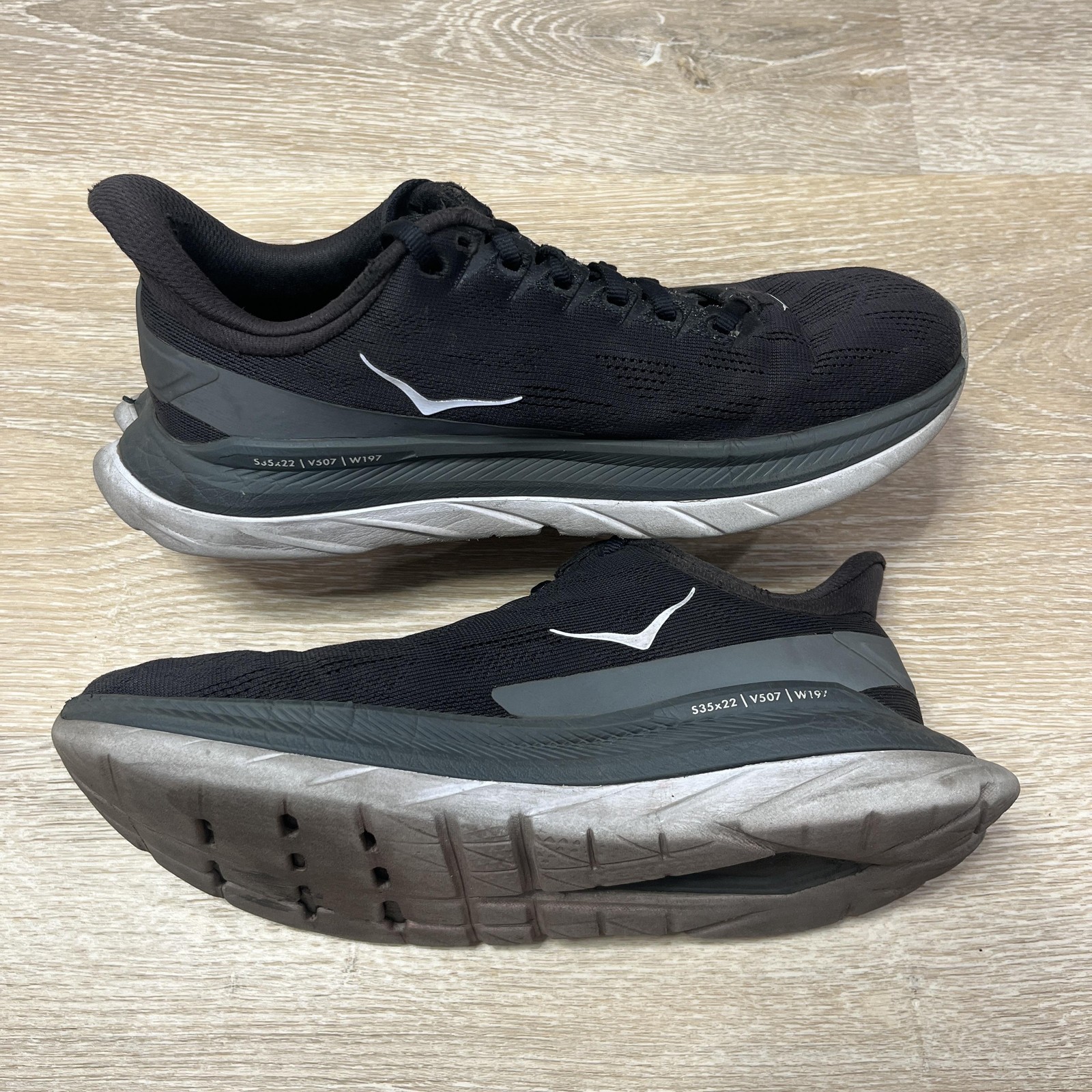 Hoka One One Mach 4 Running Shoes Womens Size 6 Black Dark Shadow 1113529 BDSD thumbnail 4