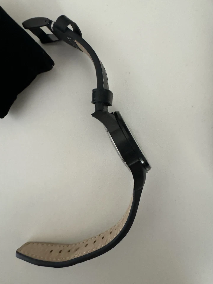 Reloj Torgoen T10 esfera carbono negra correa de cuero. Caja sin papeles Foto 4 de 4