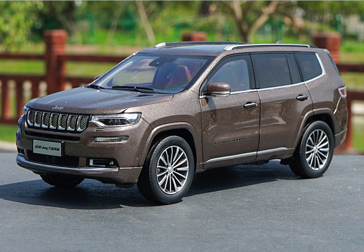1/18 Scale Jeep Grand Commander brown Diecast Car Model Toy 