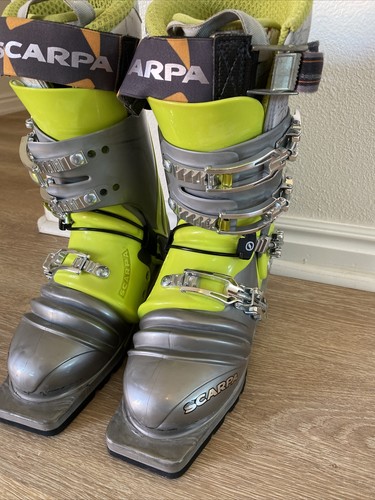 Scarpa intuition Dual density ski boots 