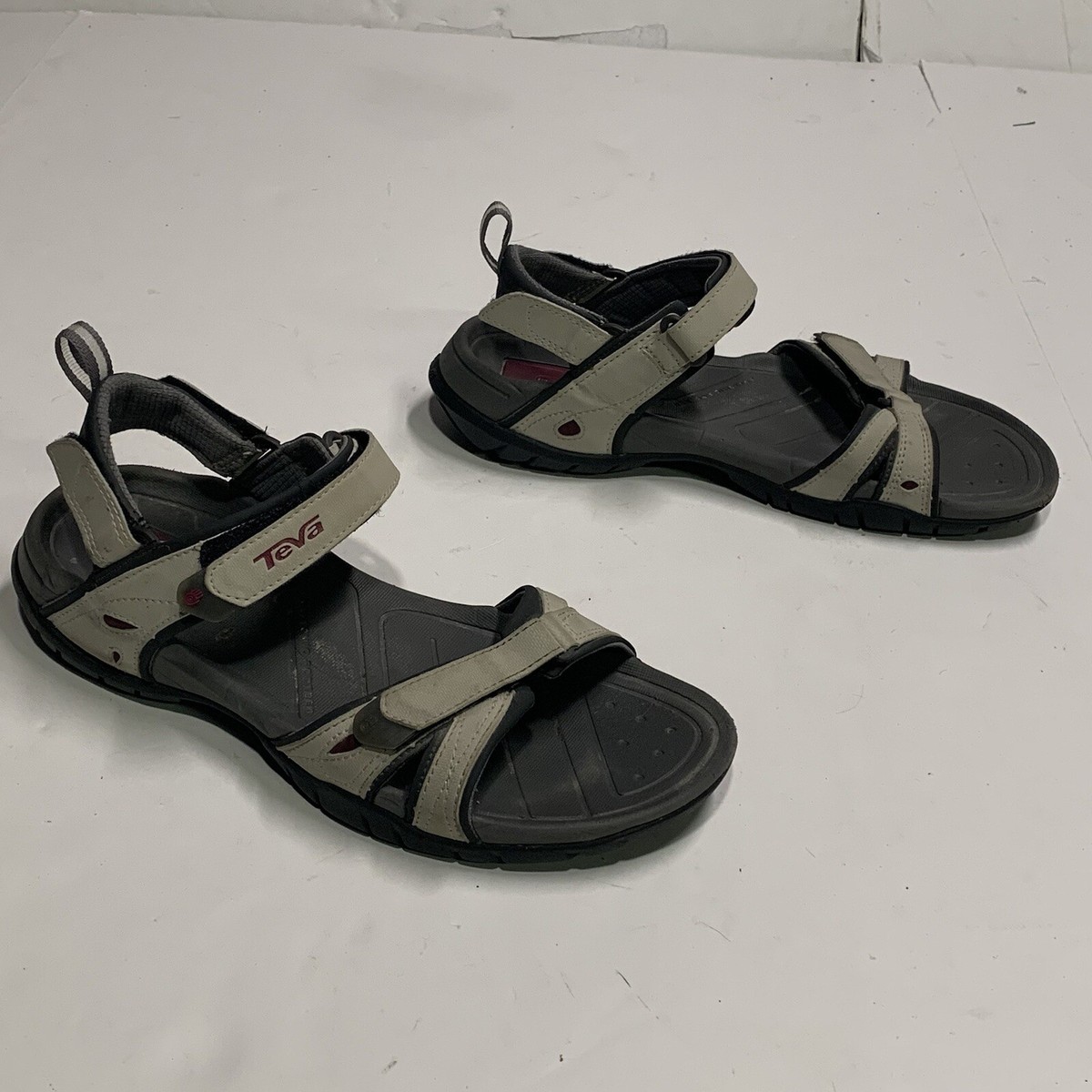 Teva Numa Women’s Size 10 Water Sandals #4293 Light Gray Shock Pad Sole