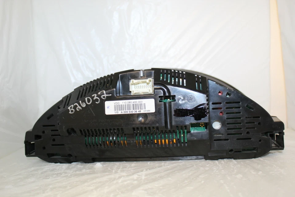 Medidores de painel de instrumentos velocímetro 08 09 Mercedes-Benz CLK-Class 54.873 milhas - Imagem 4 de 4