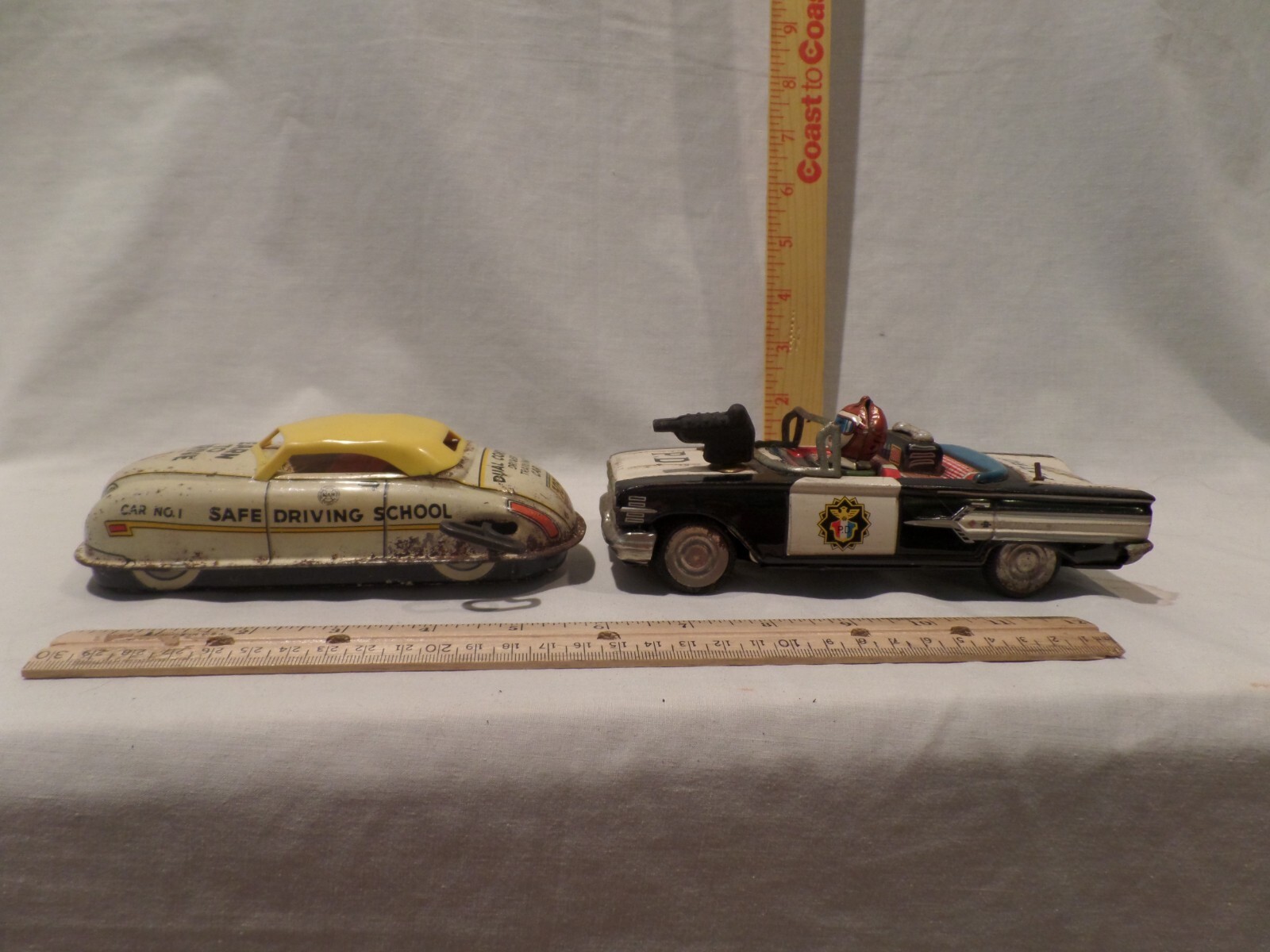 VINTAGE LOT OF 2 METAL TOY CARS | eBay