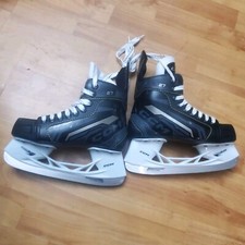 CCM A27 Ice Hockey Skates Intermediate Size 2 Regular FREE SHIP