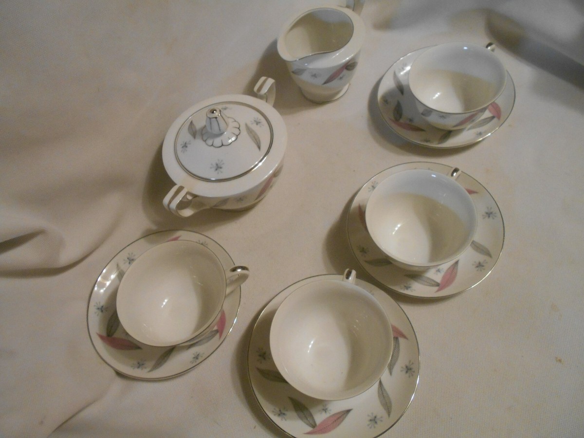 10 pc vintage Japan NARUMI Fine China cups saucers cream sgr 10 pc vintage Japan NARUMI Fine China cups saucers cream sgr