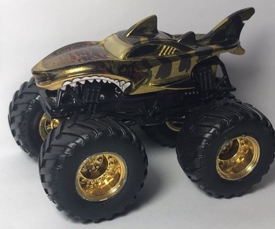 Hot Wheels Monster Jam Gold Tiger Shark Wreak Custom 1:64 Truck HTF Rare *READ