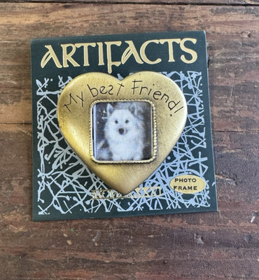 NEW Artifacts Pet Photo Frame Holder Wearable Brooch Pin Dog Cat