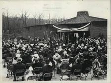 1970 Press Photo War Memorial Rink is dedicated at Clove Lakes Park. - sia36655
