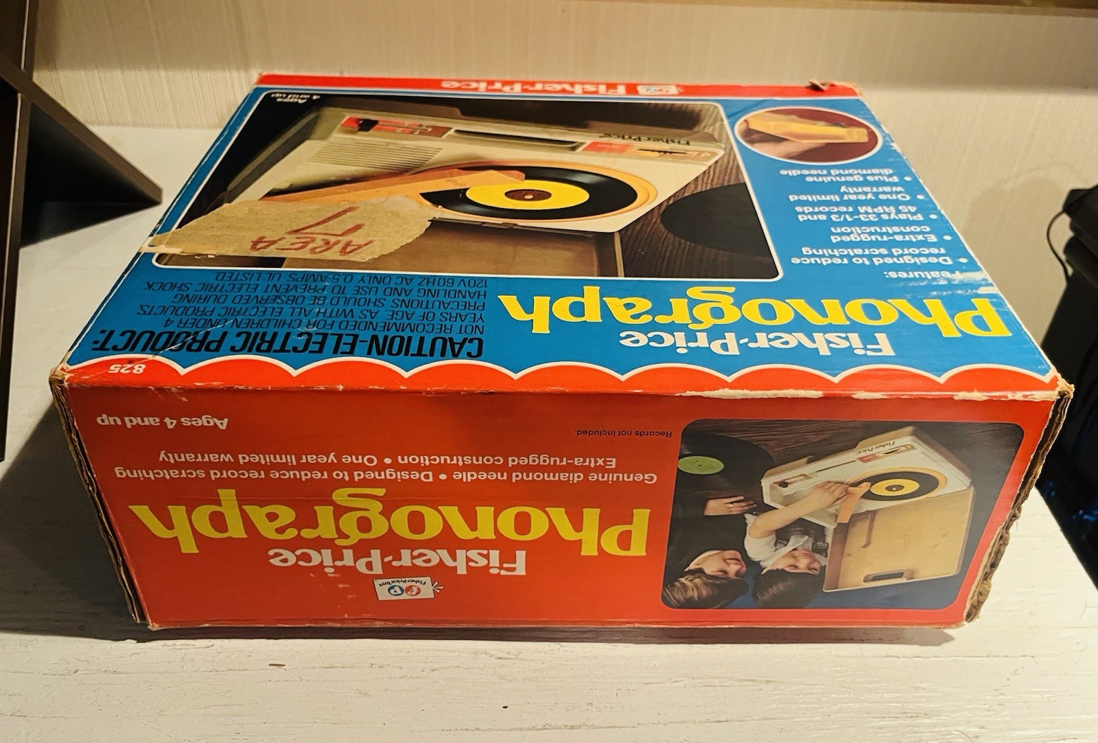Fisher Price Phonograph  1978 #825 w/ Original Box and Owner's manual Powers On!