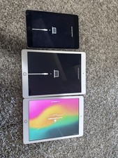 Lot Of 3 IPad