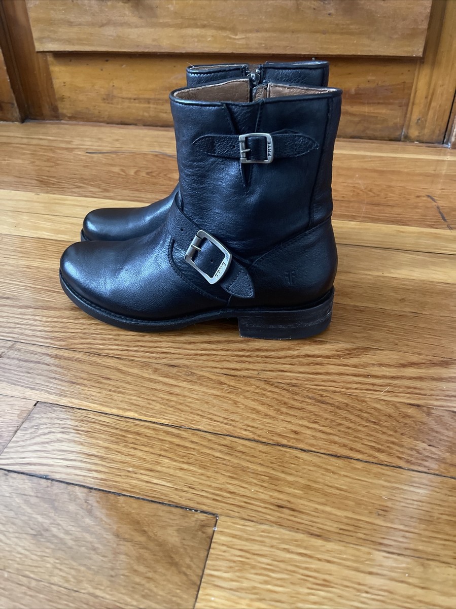 Frye Vicky Women's 8B Zip Side Leather Moto Ankle Boots