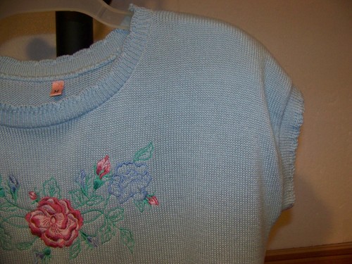 WOMENS VTG (90's) LIGHT BLUE SWEATER (TAG SIZE: MEDIUM) (ACTUAL: LRG or XL?) - Picture 4 of 5