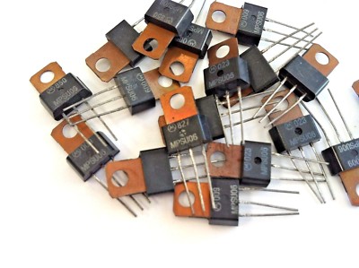 LOT OF 2 MPSU06 BY MOTOROLA