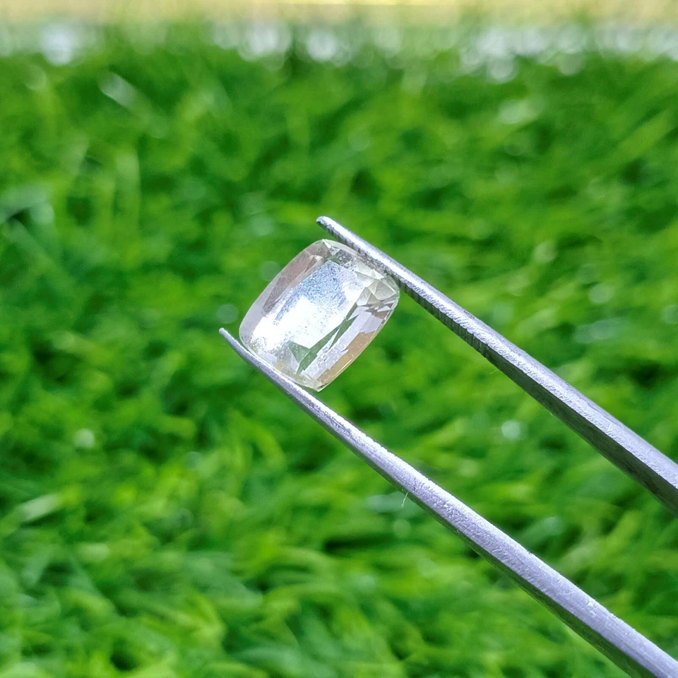 3.7 Carats Cusion Cut Loop Clean Light Yellow Natural Scapolite Gemstone - Image 2 of 4