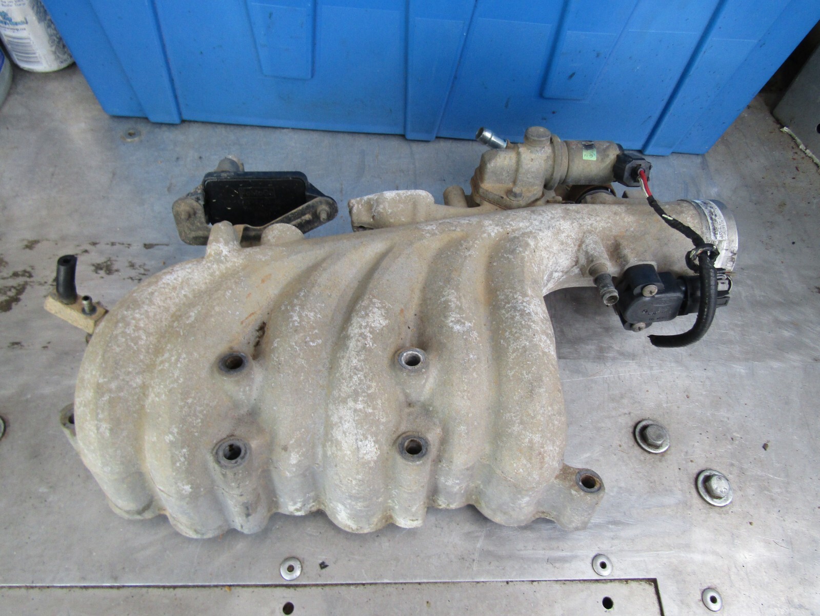 19971998 Ford Windstar 3.0L OEM upper intake manifold 97 98 eBay