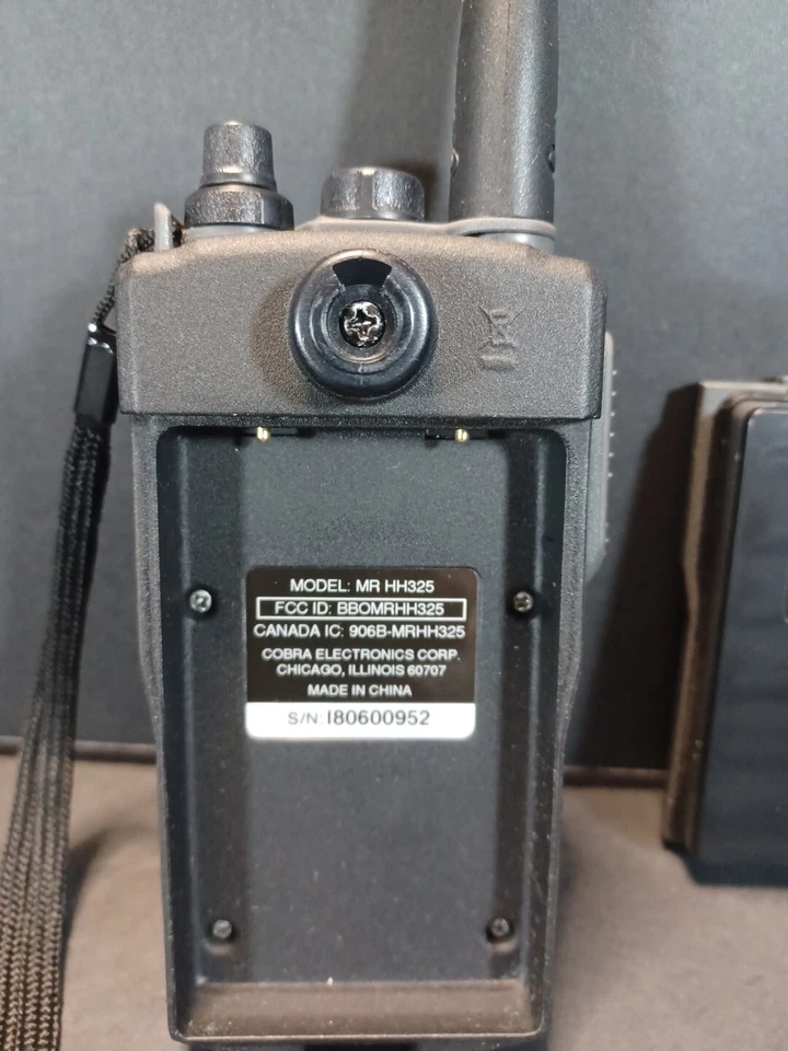 Cobra Marine MR HH325 Marine 6-Watt VHF Radio Untested - Image 4 of 4