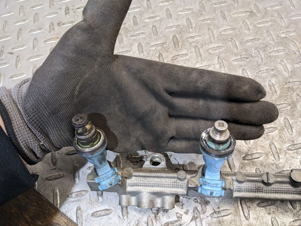 Tubo de riel de combustible 98-05 Lexus GS300 IS300 SC300 con inyectores OEM 23807-4603 1180329 Foto 3 de 4