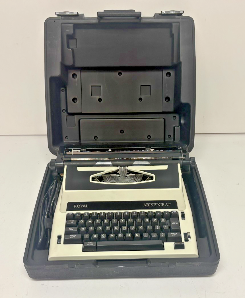 Royal Aristocrat Japan Portable Electric Typewriter +Travel