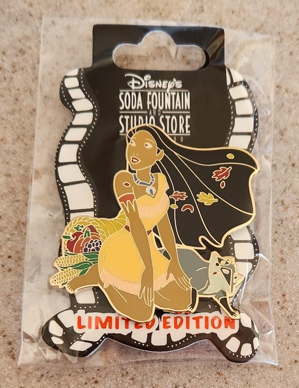 Disney Pin DSF DSSH Pocahontas & Meeko Thanksgiving Day Capricornia LE 300