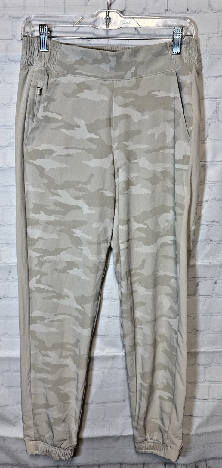 Athleta Brooklyn Camo  Jogger Pants Leggings Womens size 4