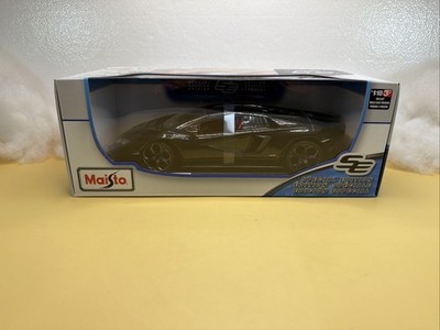 Maisto Special Addition Lamborghini Countach LPI 800-4 1:18 Scale Model Car