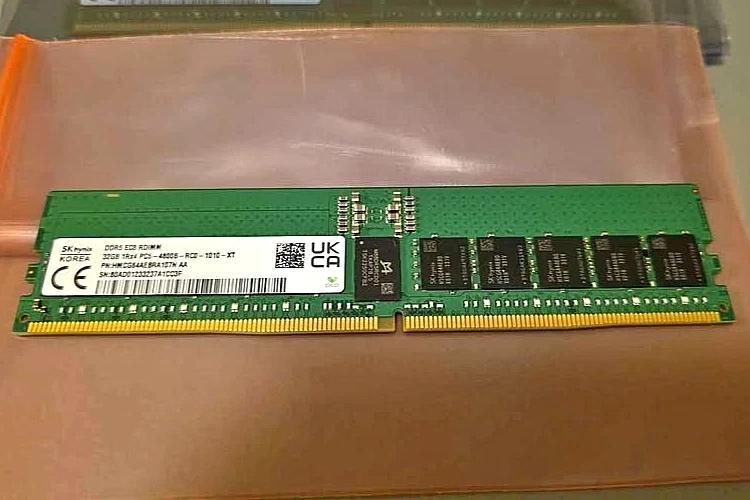 HMCG84MEBRA107N HYNIX 32GB (1X32GB) 1RX4 PC5-4800B ECC RDIMM SERVER MEMORY - Image 2 of 2
