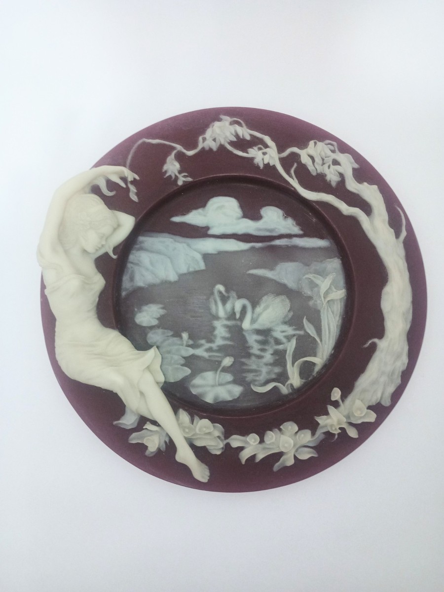 Vintage Incolay Plate Tiffany's World Enchanted Moments Cameo