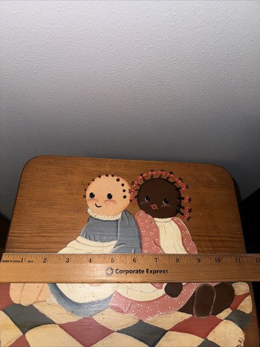 Vtg Folk Art Stool with Country Dolls Handmade and Painted Signed Mary ‘87 - Picture 9 of 11