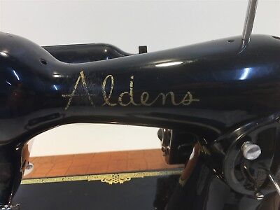 Vintage Aldens DeLuxe Sewing Machine W/ Pedal Made in Japan Vintage Aldens DeLuxe Sewing Machine W/ Pedal Made in Japan