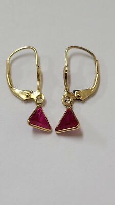 14 Karat Gelbgold Trillian Rubin Ohrring Hebelrücken 7 mm baumelnder Dreieck Stein