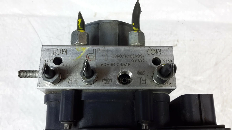 2016 Nissan Micra ABS módulo bomba de freio antibloqueio OEM 476609LP0A - Imagem 4 de 4