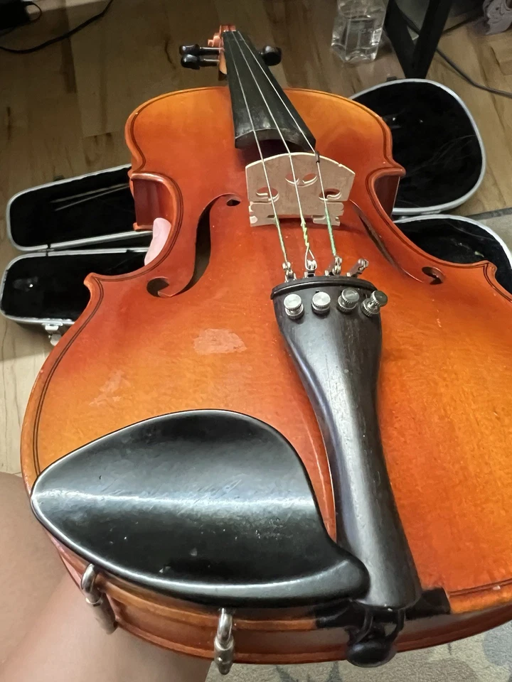 Violín Suzuki Japón Modelo 220 4/4 1993 con estuche rígido, arco de cristal Foto 2 de 4