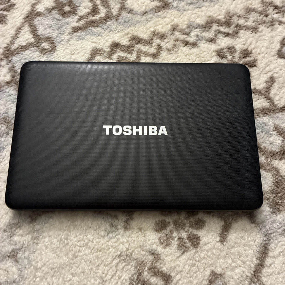 Toshiba Satellite C855D-S5103 320 GB HDD 4 GB RAM AMD E-Series 1.3ghz Windows 8 - Image 3 of 4