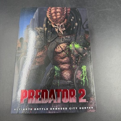 NECA Predator 2 Ultimate City Hunter Battle Damaged Figure w/ Spear, Disc