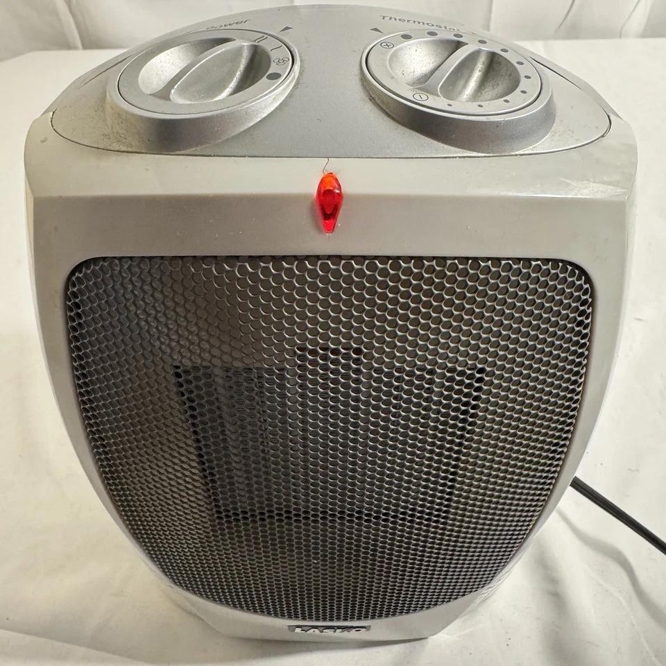Lasko Ceramic Indoor Heater w/ Adjustable Thermostat - Image 2 of 4