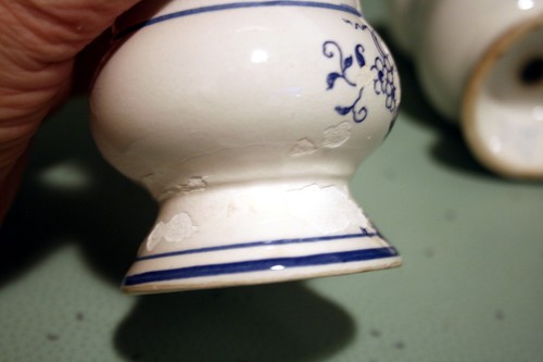 Vintage Arnhart Japan Blue Onion Stovetop 5 1/2" Tall Salt & Pepper Shakers - Picture 4 of 6